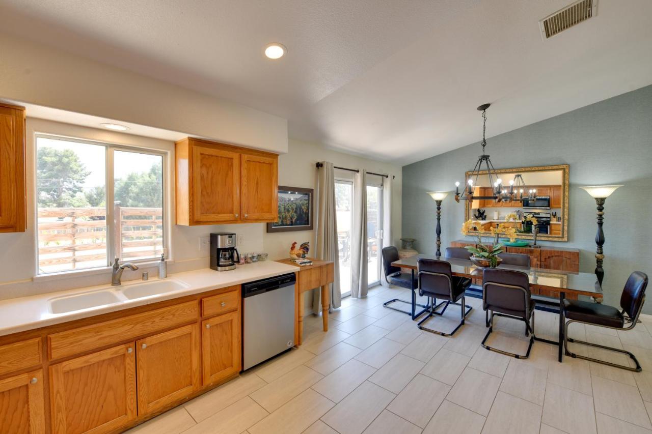 Updated Abode 22 Mi To Joshua Tree National Park! Morongo Valley Bagian luar foto
