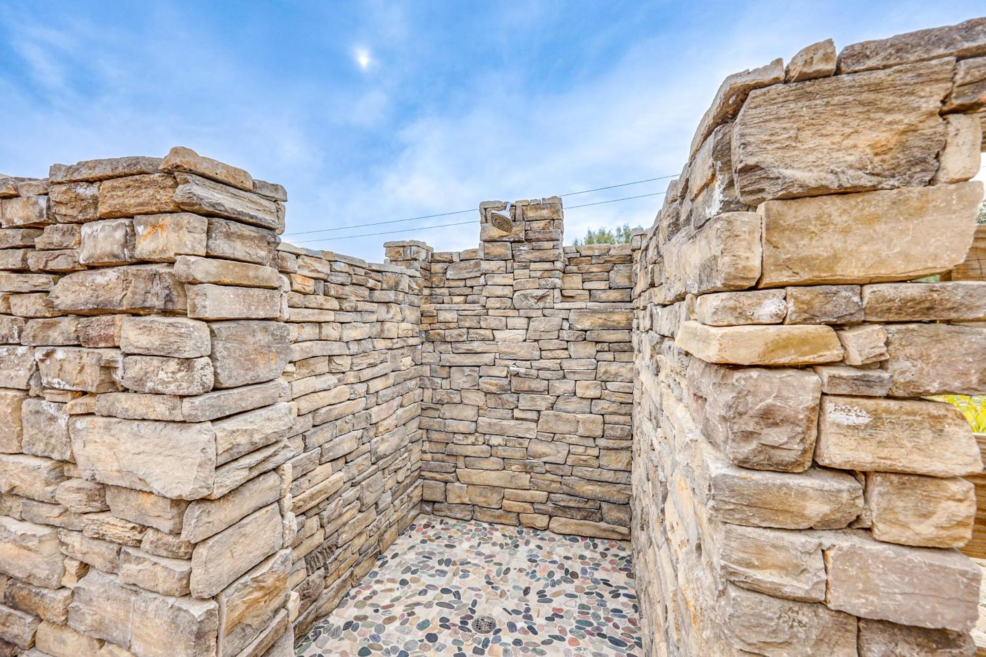 Updated Abode 22 Mi To Joshua Tree National Park! Morongo Valley Bagian luar foto